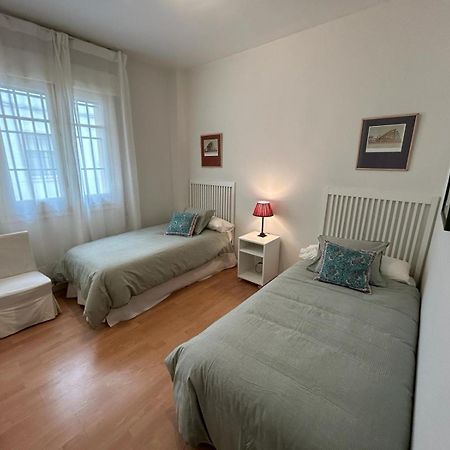 2 Bedroom Apartment By Guadalquivir River Севиля Екстериор снимка